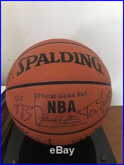 1995-96 Chicago Bulls signed basketball, Jordan, Pippen, Phil Jackson + team