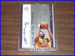1999-00 SP Authentic Sign of the Times Kobe Bryant #8 Jersey On Card Autograph