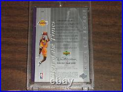 1999-00 SP Authentic Sign of the Times Kobe Bryant #8 Jersey On Card Autograph