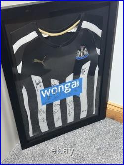 2014 Squad Signed Framed Shirt (Newcastle Memorabilia)