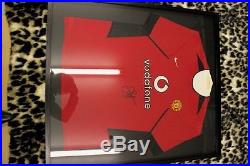 David Beckham signed Shirt (in Glass Frame) incl Certificate of Authenticity