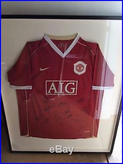 Framed Man Utd Home Shirt Signed by Ronaldo, Giggs & Scholes, Rooney