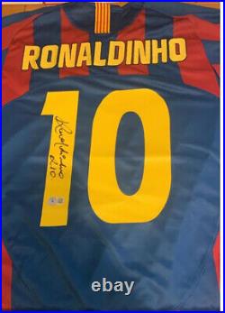 Framed Ronaldinho Signed Barcelona Football Shirt £399 Beckett Authenticated