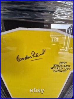 Gordan Banks Signed Shirt 1966 England World Cup Framed