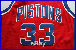 Grant Hill signed autographed game worn used Detroit Pistons jersey and shorts