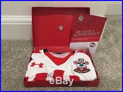 Hand Signed Southampton FC 2016/2017 Squad Signed Shirt Memorabilia Autograph