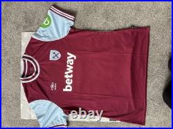 Jermaine Defoe Signed West Ham FC Shirt with COA Genuine Signature Very Rare Jermaine Defoe Signed West Ham FC Shirt with COA Genuine Signature Very Rare
