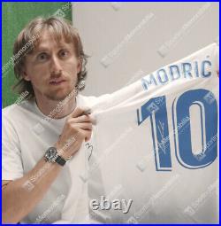 Luka Modric Signed Real Madrid Shirt 2021-22, La Liga Edition, Number 10 Gif