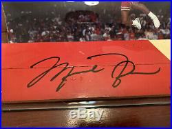 MICHAEL JORDAN UDA Upper Deck Authenticted signed autographed GAME USED floor