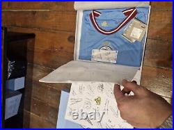 Manchester City Treble t-shirt + All Players Signature