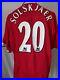 Manchester_United_2004_Number_20_Home_Shirt_Signed_Ole_Gunnar_Solskjaer_01_krj