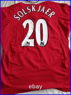 Manchester United 2004 Number 20 Home Shirt Signed Ole Gunnar Solskjaer