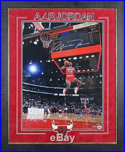 Michael Jordan Authentic Signed Framed 20x24 Photo Autographed UDA #BAM25534