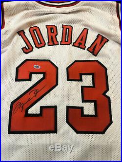 Michael Jordan Signed Autographed Chicago Bulls Jersey COA
