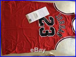 Michael Jordan Signed Autographed Chicago Bulls Jersey Upper Deck Authenticated
