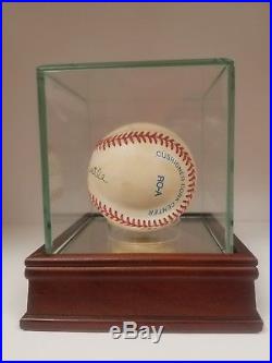 Mickey Mantle Signed Autographed Baseball With Case