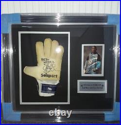 SHAKA HISLOP newcastle united signed goalkeeper glove framed coa included