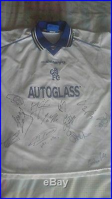 Signed chelsea shirt, 11 signatures, graham poll, vialli, 2000