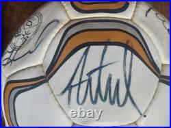 Signed (inc. Ronaldo) Man Utd Football 2004/05 with Certificate