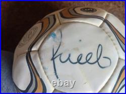 Signed (inc. Ronaldo) Man Utd Football 2004/05 with Certificate