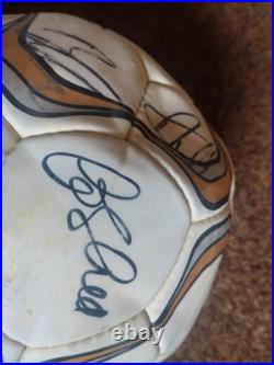 Signed (inc. Ronaldo) Man Utd Football 2004/05 with Certificate