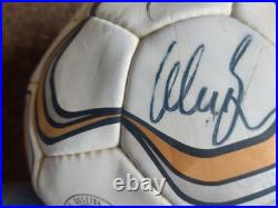 Signed (inc. Ronaldo) Man Utd Football 2004/05 with Certificate