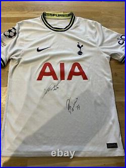 Totteham Shirt signed by Lucas Moura and Cristian Romero size medium
